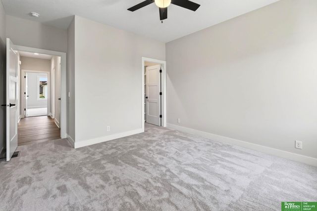 5426 N 212th Street, Elkhorn, NE 68022