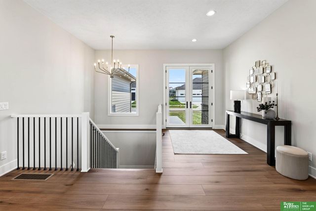5426 N 212th Street, Elkhorn, NE 68022