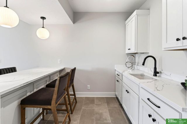 5426 N 212th Street, Elkhorn, NE 68022