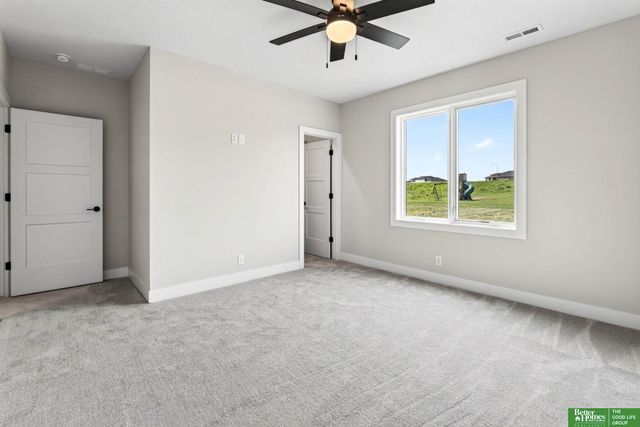 5426 N 212th Street, Elkhorn, NE 68022