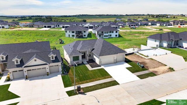 5426 N 212th Street, Elkhorn, NE 68022