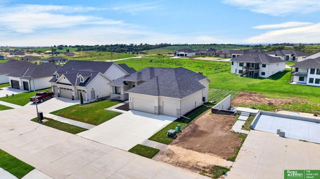 5426 N 212th Street, Elkhorn, NE 68022