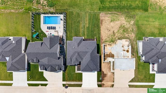 5426 N 212th Street, Elkhorn, NE 68022