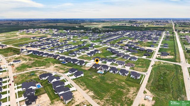 5426 N 212th Street, Elkhorn, NE 68022