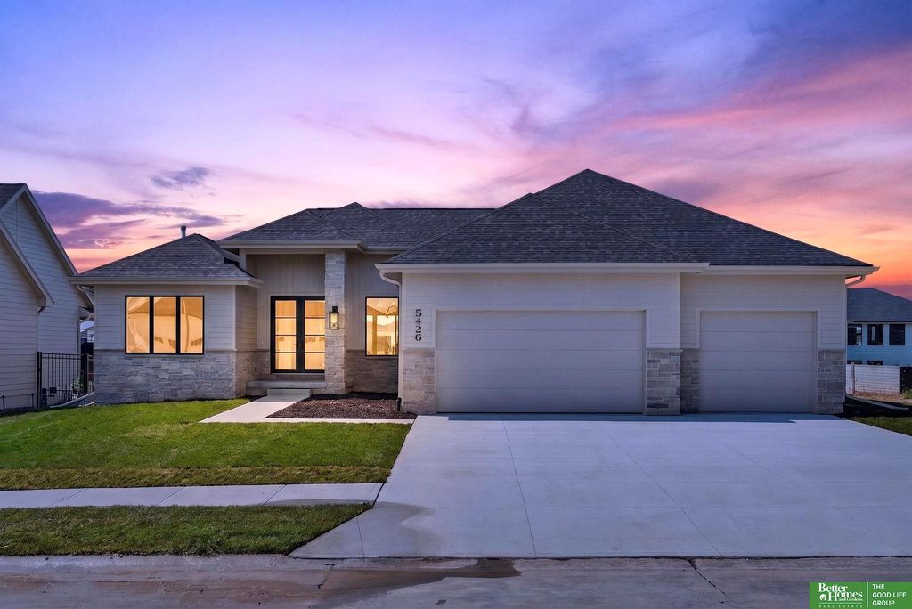 5426 N 212th Street, Elkhorn, NE 68022