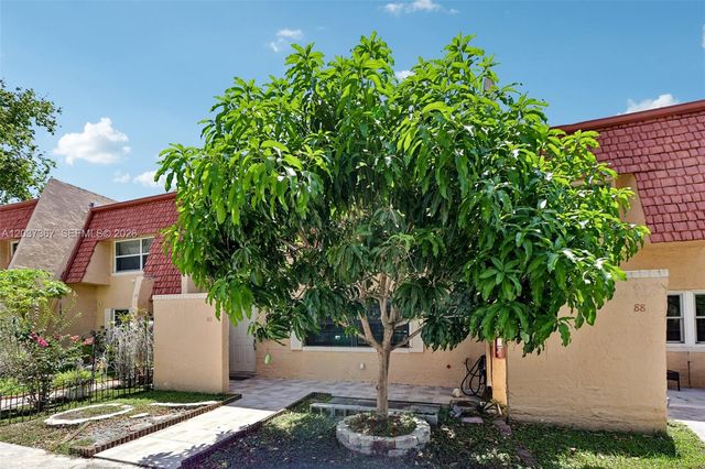 86 Ann Lee Lane, Tamarac, FL 33319