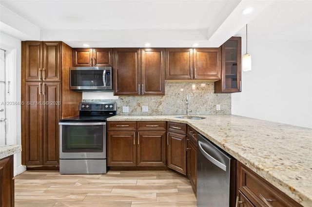 3050 N Palm Aire Drive 501, Pompano Beach, FL 33069