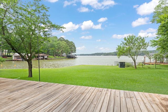 331 Spring Creek Drive, Mount Vernon, TX 75457