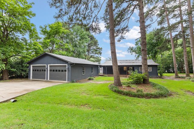 331 Spring Creek Drive, Mount Vernon, TX 75457