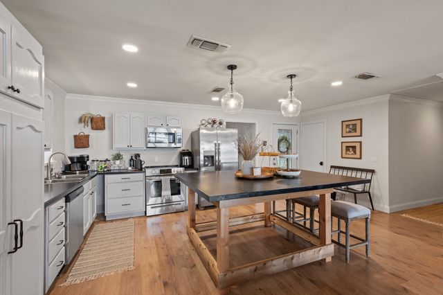 331 Spring Creek Drive, Mount Vernon, TX 75457