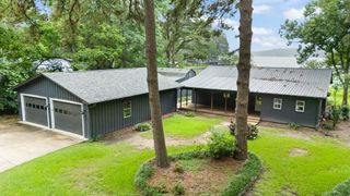 331 Spring Creek Drive, Mount Vernon, TX 75457