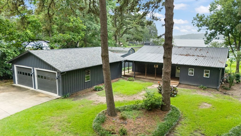 331 Spring Creek Drive, Mount Vernon, TX 75457