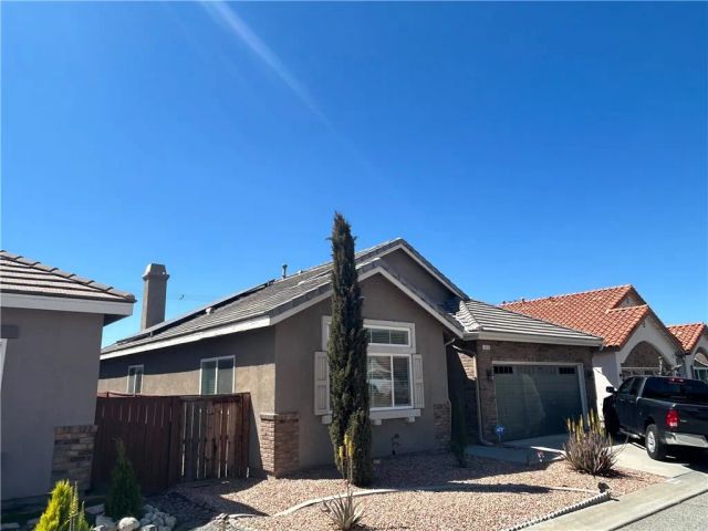 772 St. Alban, San Jacinto, CA 92583