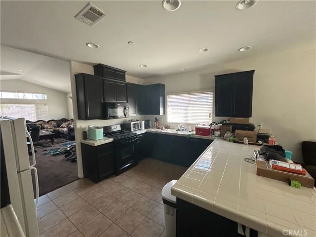 772 St. Alban, San Jacinto, CA 92583