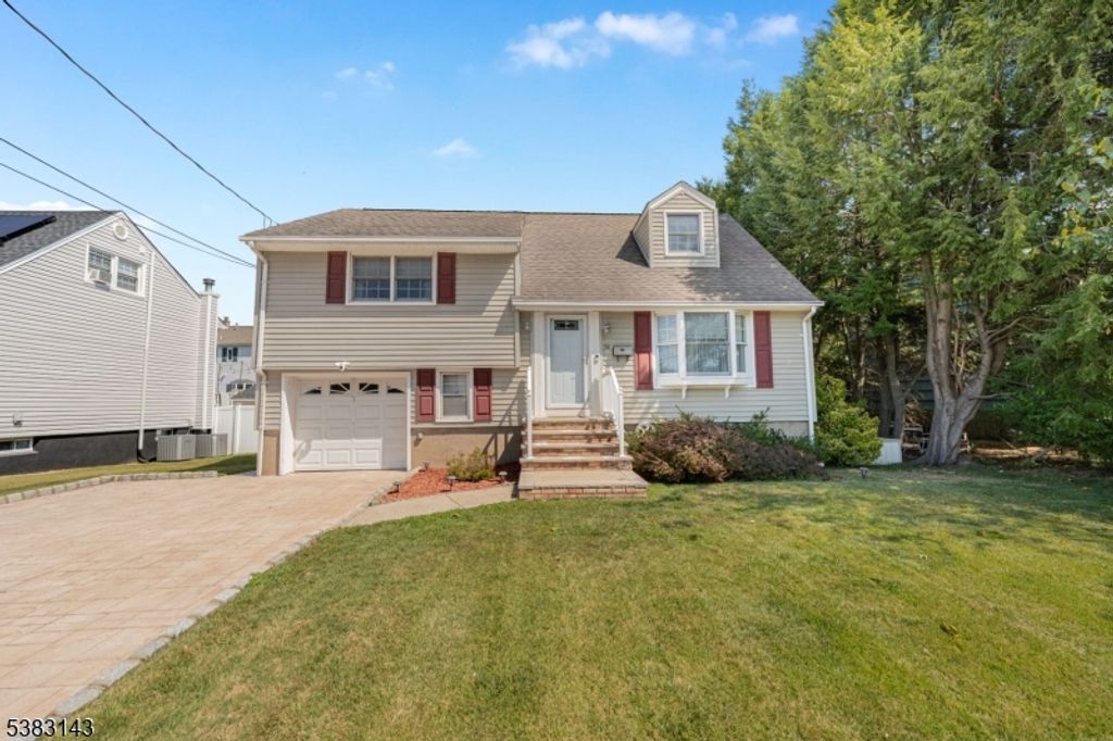 50 Crescent St, Rochelle Park Twp., NJ 07662