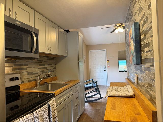 20893 HAULOVER COVE E 2, Lutz, FL 33558