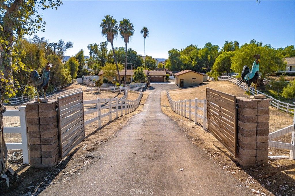 40685 La Colima Road, Temecula, CA 92591