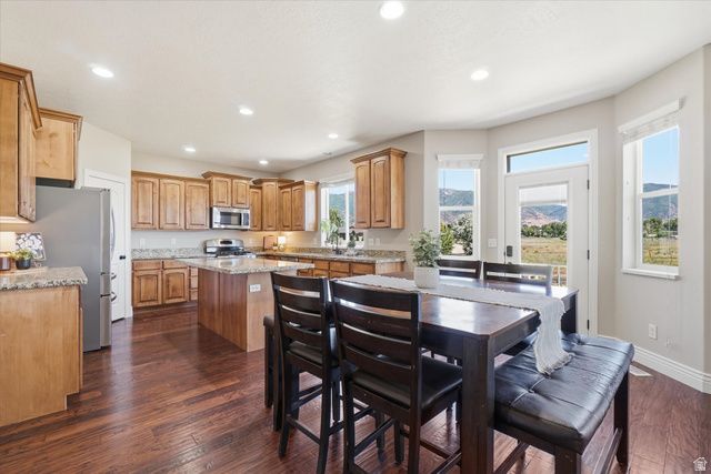757 W MARE CIR, Kaysville, UT 84037