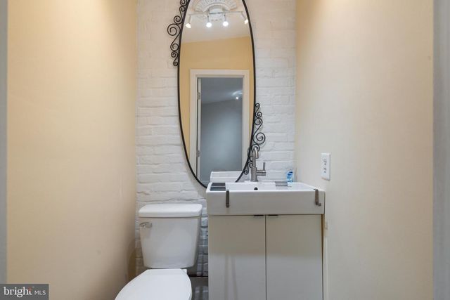 107 W SEYMOUR ST, Philadelphia, PA 19144