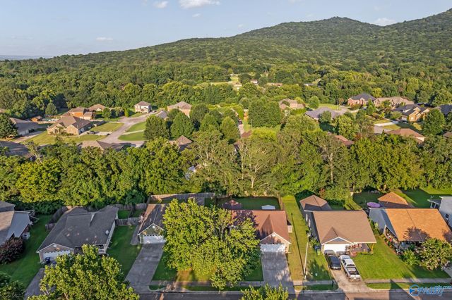 217 Shadowbrook Lane NE, Huntsville, AL 35811