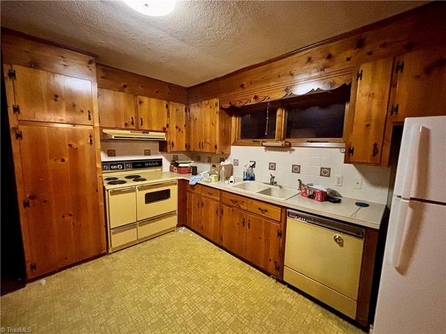 4140 Westfield Road, Mount Airy, NC 27030