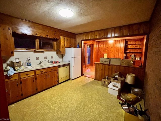 4140 Westfield Road, Mount Airy, NC 27030