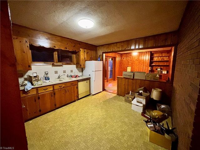 4140 Westfield Road, Mount Airy, NC 27030