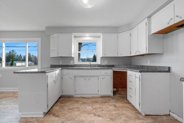 4710 W CAPITOL DRIVE, Appleton, WI 54913