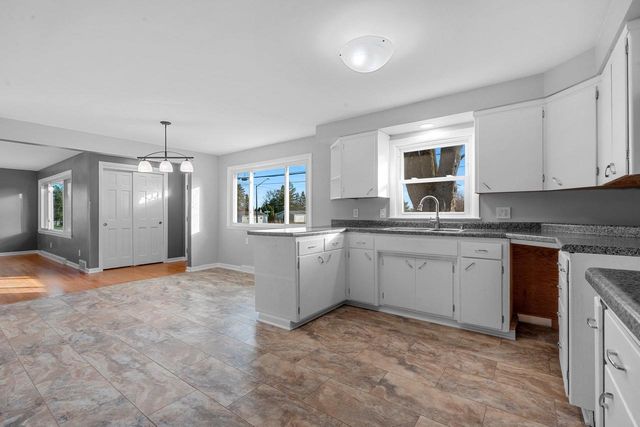 4710 W CAPITOL DRIVE, Appleton, WI 54913