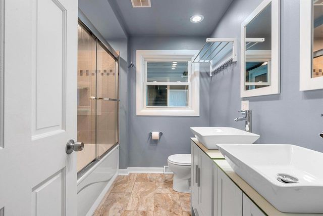 4710 W CAPITOL DRIVE, Appleton, WI 54913