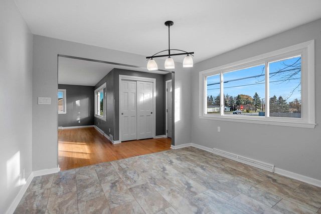 4710 W CAPITOL DRIVE, Appleton, WI 54913