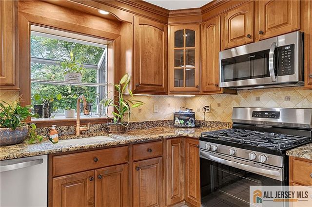 18 Lincoln Avenue, East Brunswick, NJ 08816