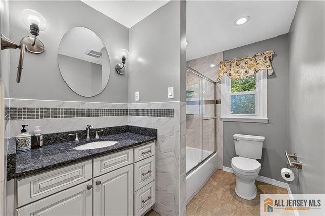 18 Lincoln Avenue, East Brunswick, NJ 08816