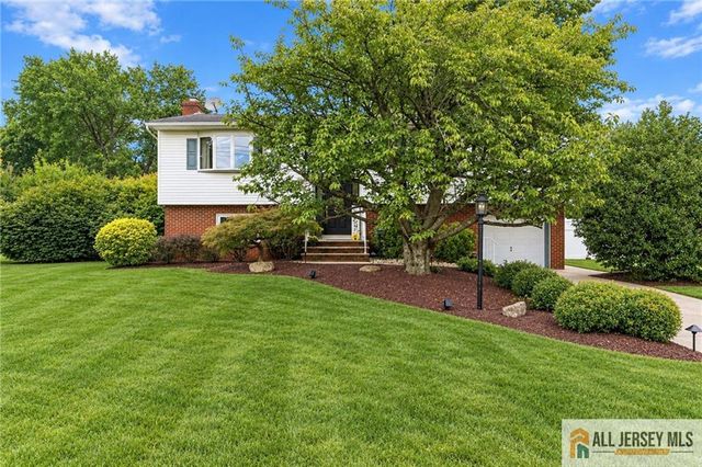 18 Lincoln Avenue, East Brunswick, NJ 08816
