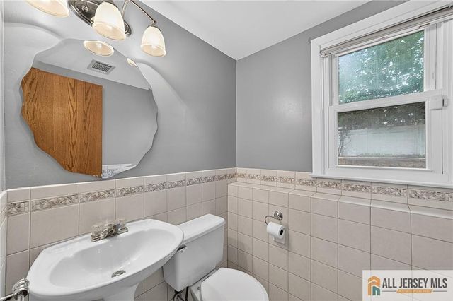 18 Lincoln Avenue, East Brunswick, NJ 08816
