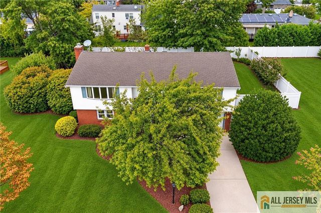 18 Lincoln Avenue, East Brunswick, NJ 08816