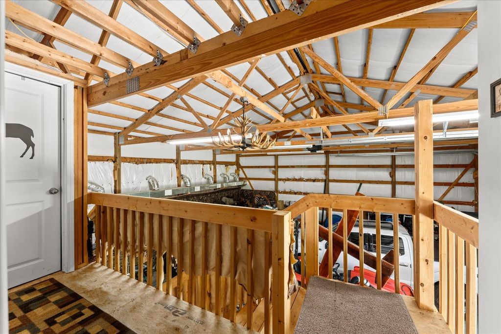 Image 22 of property listing at 7302 River Road, Iuka, IL 62849