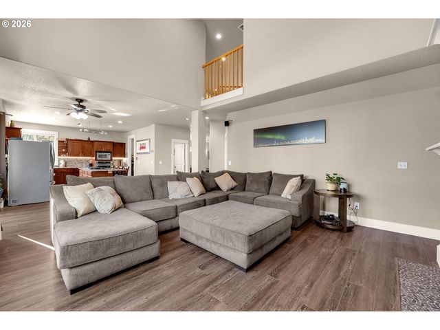 1551 N 4TH Ct, Washougal, WA 98671