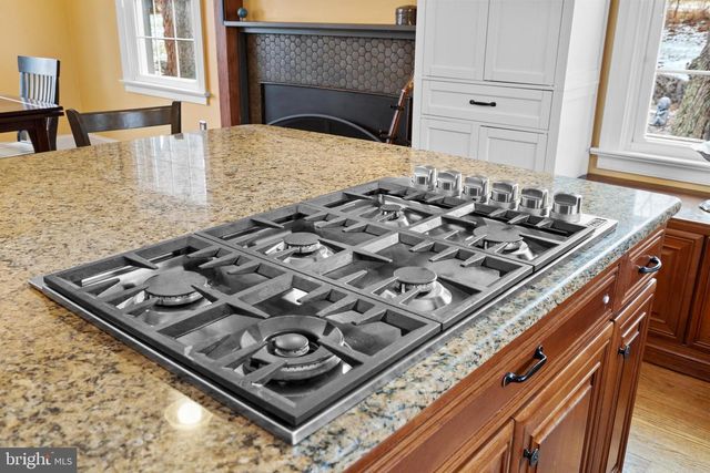 5194 SCRABBLE RD, Shepherdstown, WV 25443