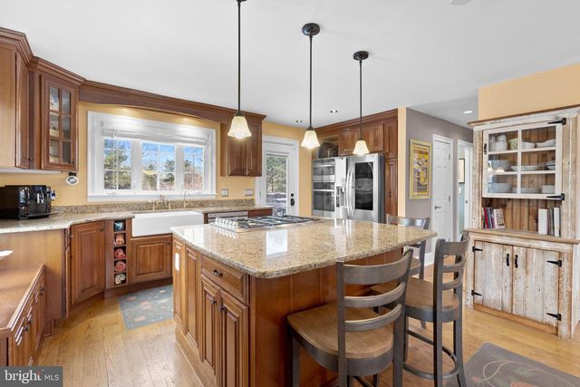 5194 SCRABBLE RD, Shepherdstown, WV 25443