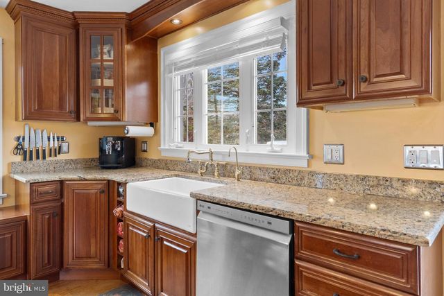 5194 SCRABBLE RD, Shepherdstown, WV 25443