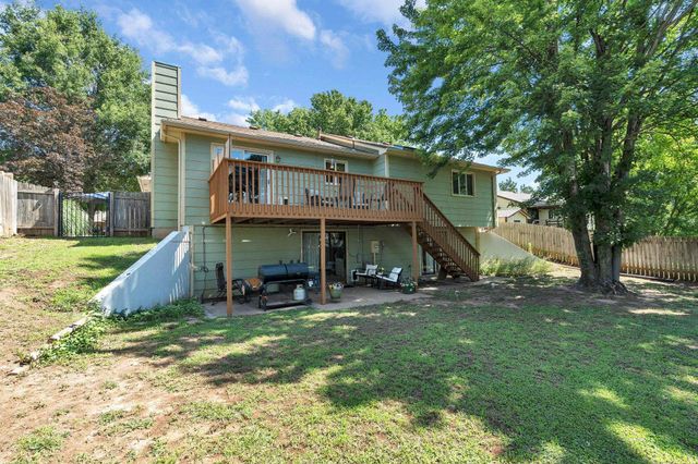 1713 E Cresthill Rd, Derby, KS 67037