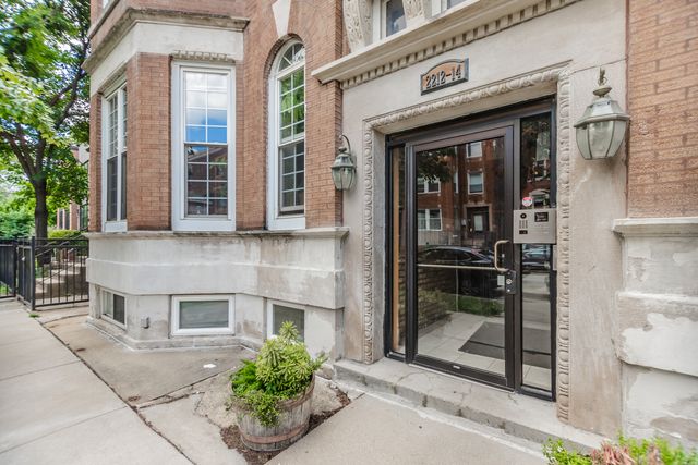 2212 N Campbell Avenue 2D, Chicago, IL 60647