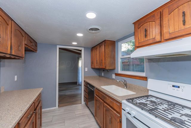 6711 COLUMBIA Lane, Amarillo, TX 79109