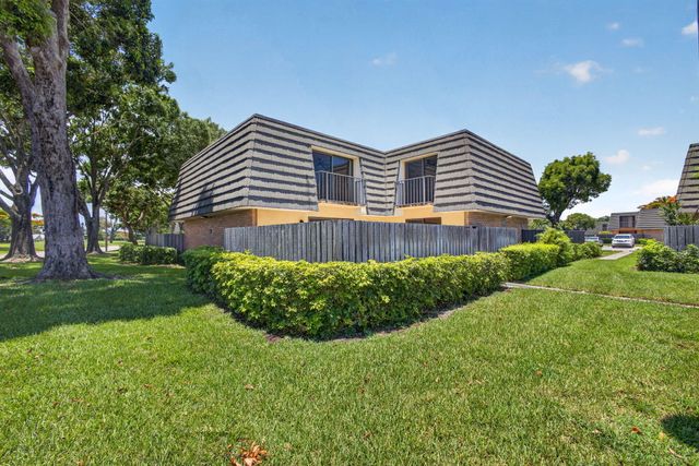 2101 21st Way, West Palm Beach, FL 33407