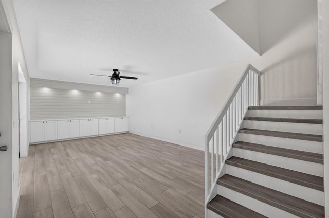 2101 21st Way, West Palm Beach, FL 33407