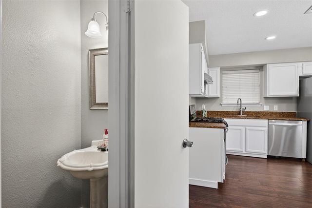 7601 Windrush DR, Austin, TX 78729