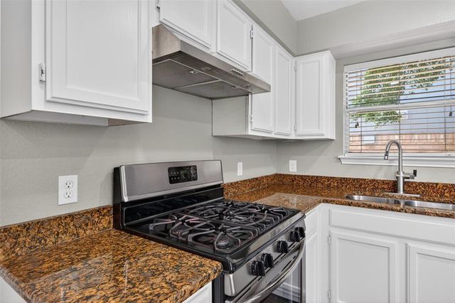 7601 Windrush DR, Austin, TX 78729
