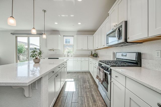 2381 N Jason Avenue, Fresno, CA 93737