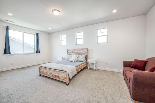 2381 N Jason Avenue, Fresno, CA 93737